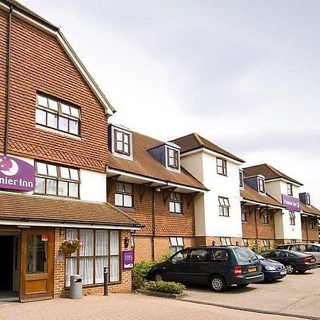 Premier Inn London Gatwick Airport South - London Road Crawley  Exteriér fotografie