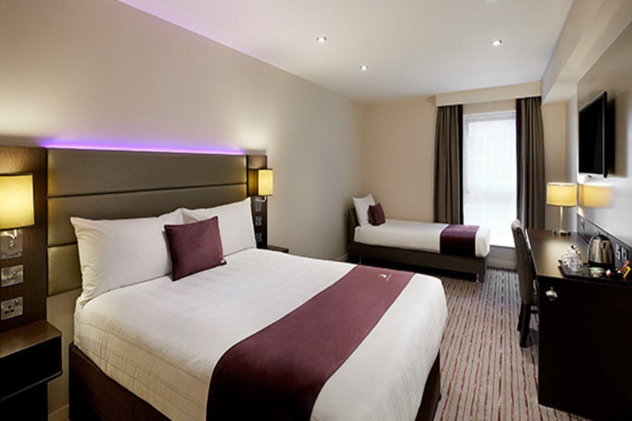 Premier Inn London Gatwick Airport South - London Road Crawley  Exteriér fotografie