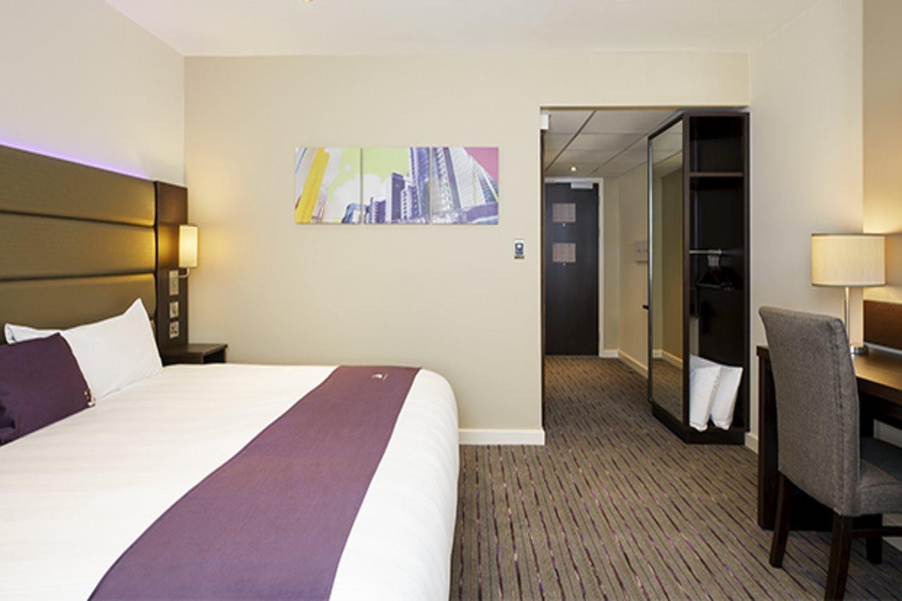 Premier Inn London Gatwick Airport South - London Road Crawley  Exteriér fotografie