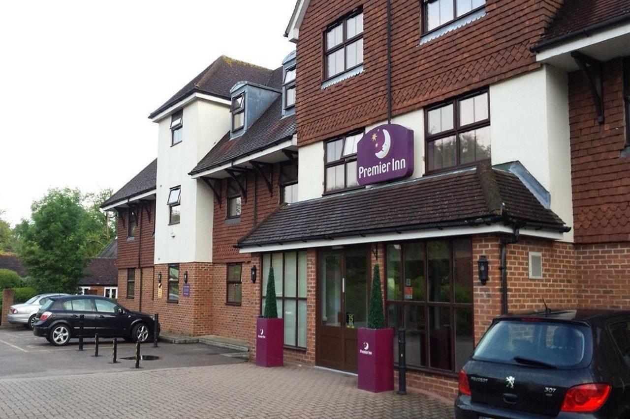 Premier Inn London Gatwick Airport South - London Road Crawley  Exteriér fotografie