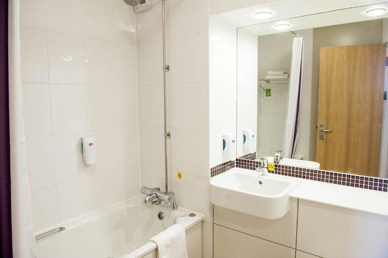 Premier Inn London Gatwick Airport South - London Road Crawley  Exteriér fotografie