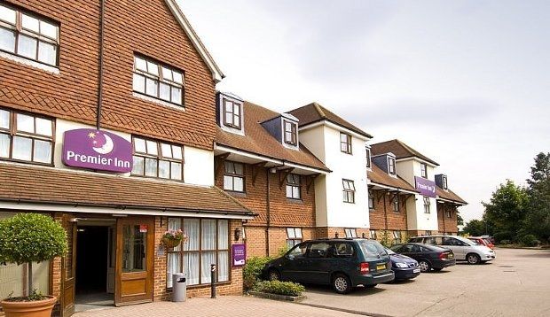 Premier Inn London Gatwick Airport South - London Road Crawley  Exteriér fotografie